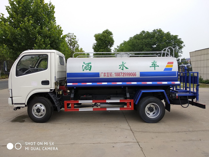 東風(fēng)5噸灑水車圖片 東風(fēng)5噸灑水車圖片