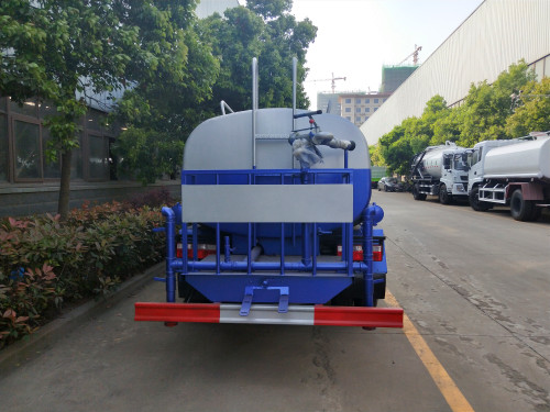 多利卡灑水車(chē) 多利卡灑水車(chē)