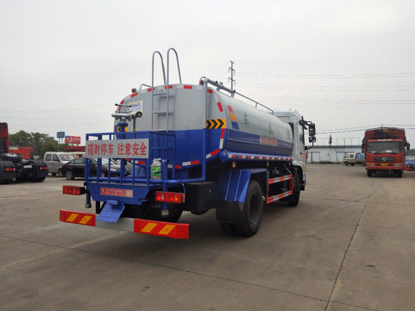 湖北程力灑水車(chē) 湖北程力灑水車(chē)