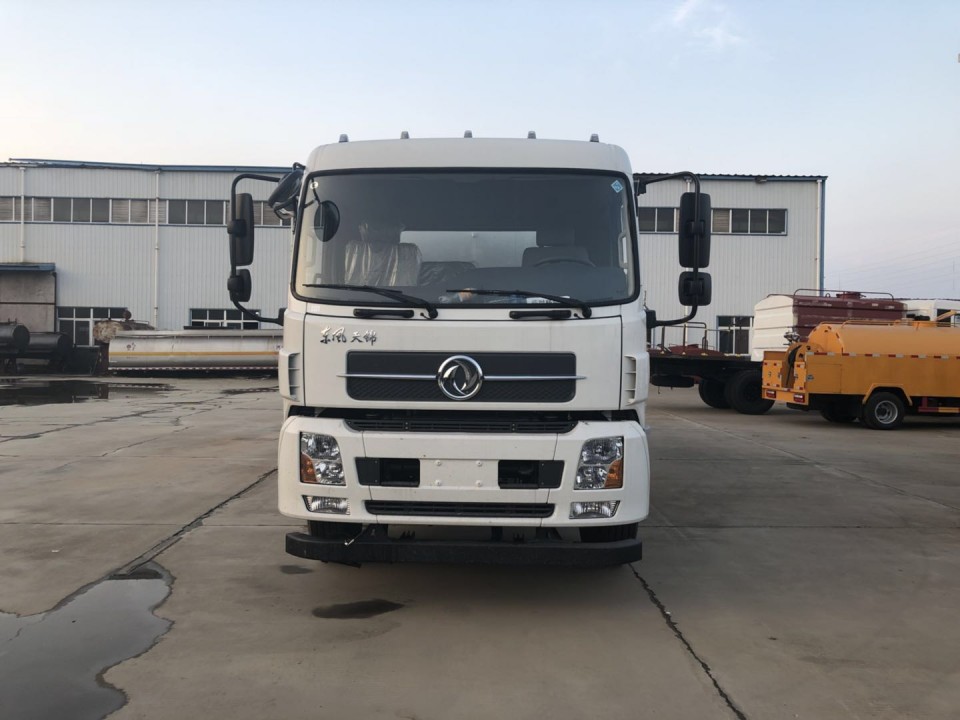 �h(hu��n)�l(w��i)��ˮ܇(ch��)ͻȻ�x܇(ch��)��������?y��n)��?ch��)���ˣ�˾�C(j��)��ů��