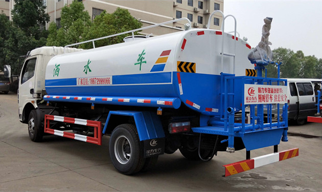 ������ˮ܇��8����ˮ܇�r(ji��)�񣬖|�L(f��ng)���𿨞�ˮ܇����-��������