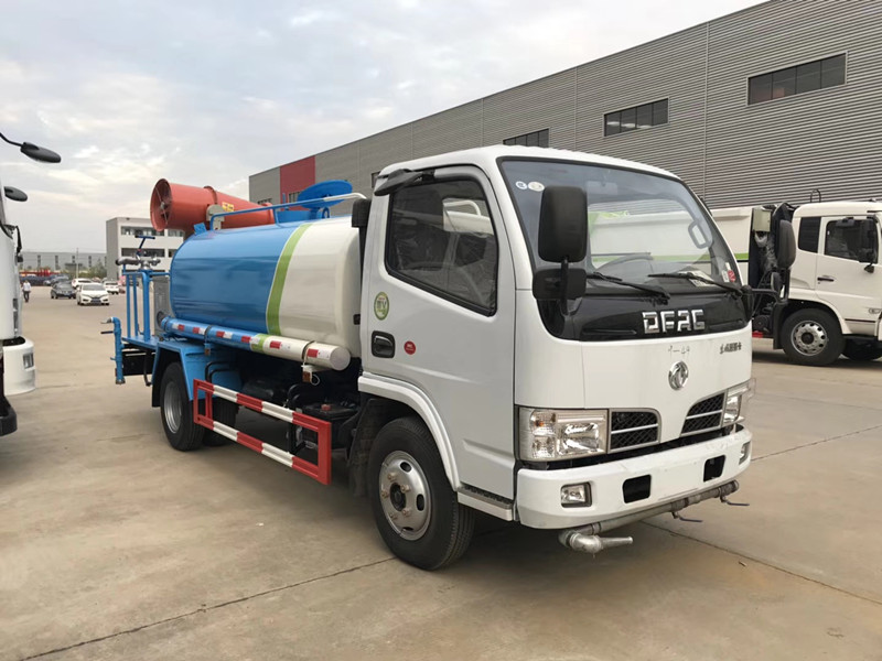 東風(fēng)5噸上藍(lán)牌灑水車(chē) 東風(fēng)5噸上藍(lán)牌灑水車(chē)