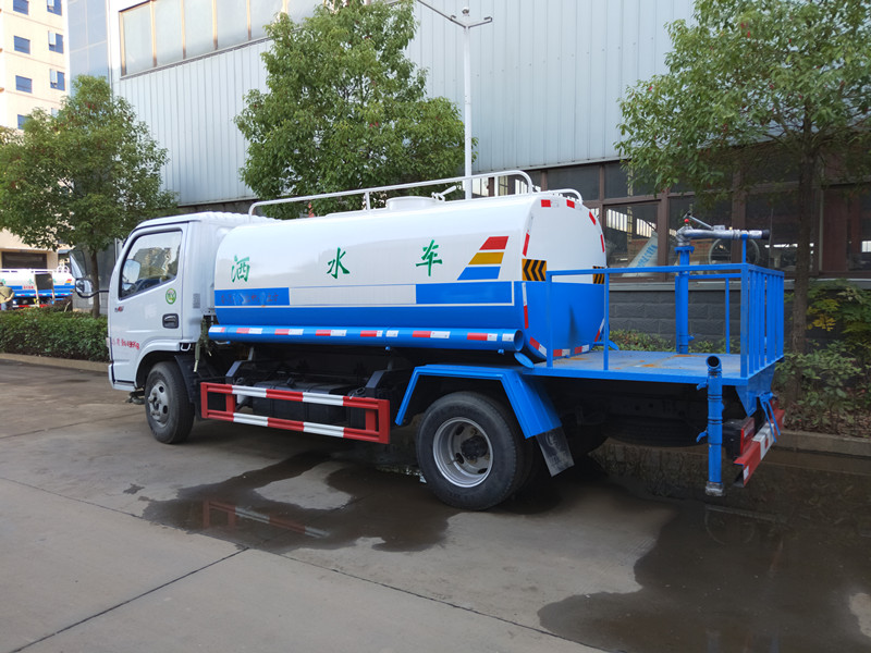 東風(fēng)多利卡D6國(guó)五5噸5方8噸灑水車 東風(fēng)多利卡D6國(guó)五5噸5方8噸灑水車