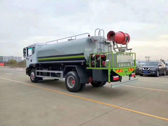 �����u(m��i)��ˮ܇(ch��)�ģ������|�L(f��ng)��ˮ܇(ch��)�S(ch��ng)��ֱ�N(xi��o)