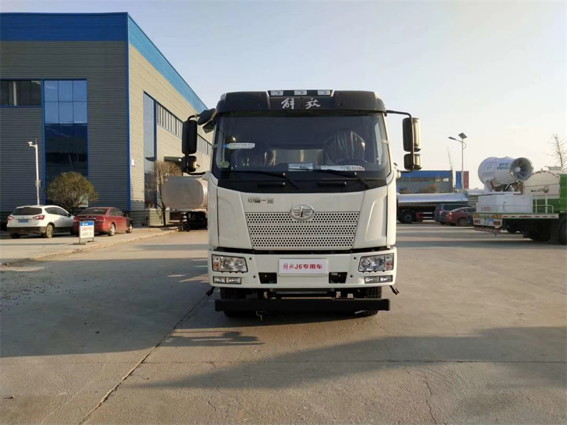 12噸解放霧炮車(chē)圖片 12噸解放霧炮車(chē)圖片