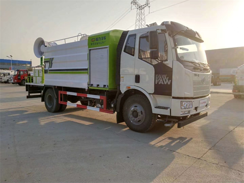 12噸解放霧炮車(chē)圖片 12噸解放霧炮車(chē)圖片